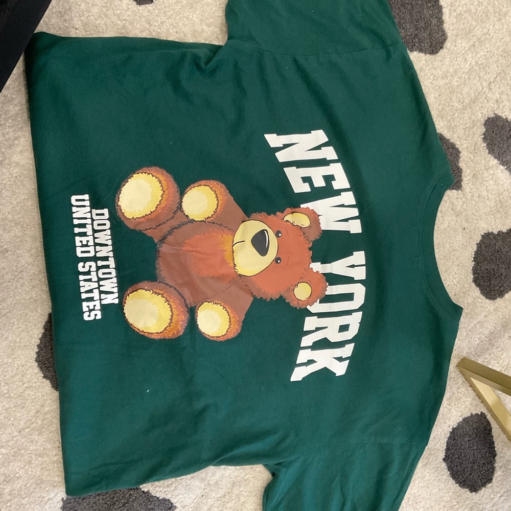 Cute basic tee - Picture 2 of 2